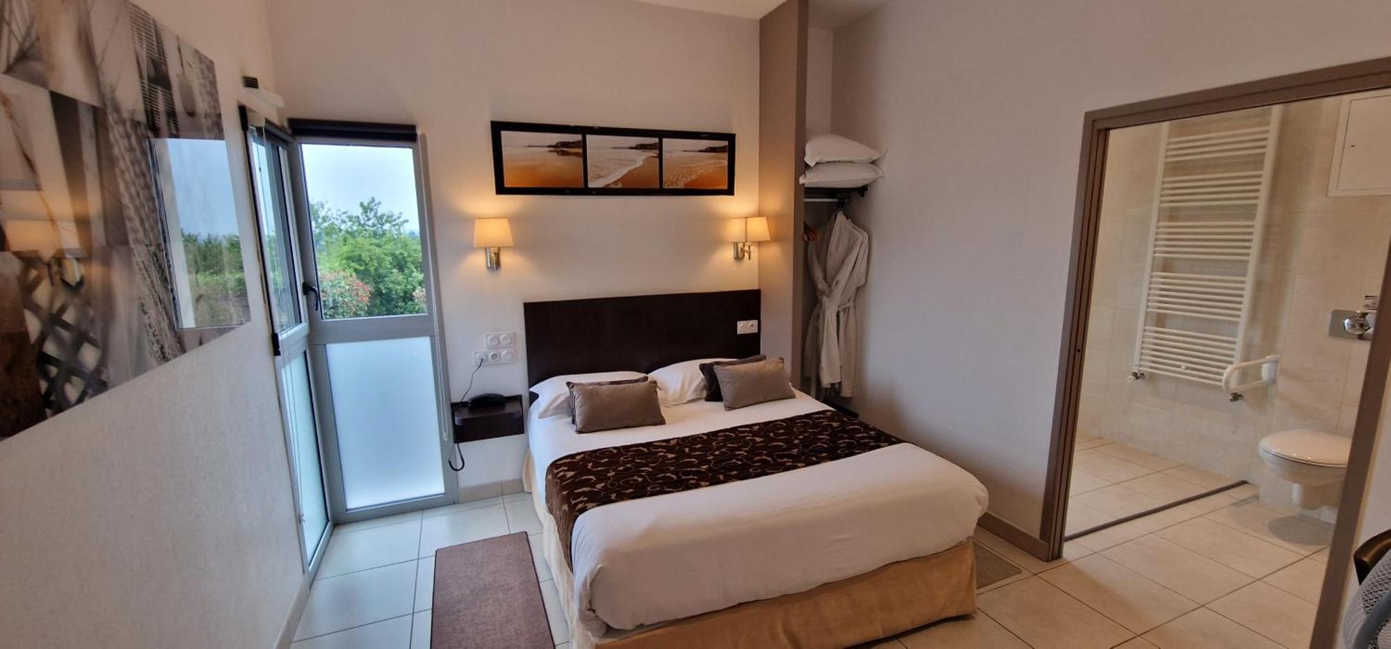 Hotel Le Bellevue Guer Dış mekan fotoğraf